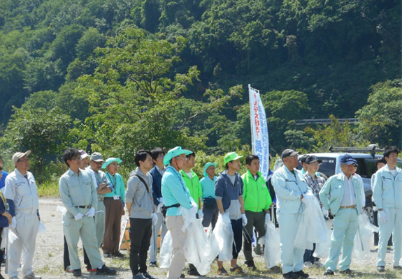 （公社）岐阜県ビルメンテナンス協会さんと長良川清掃活動